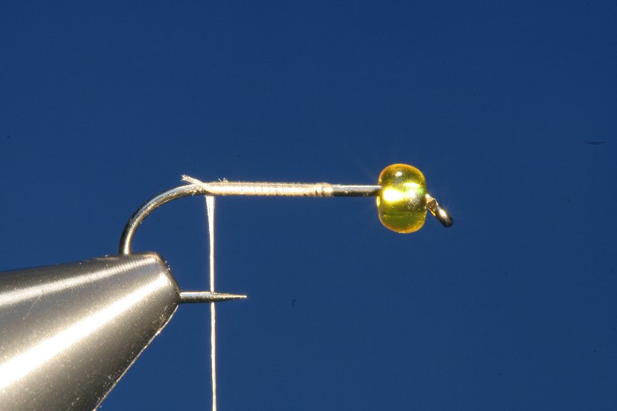 Perlen Nassfliege - Grundwicklung